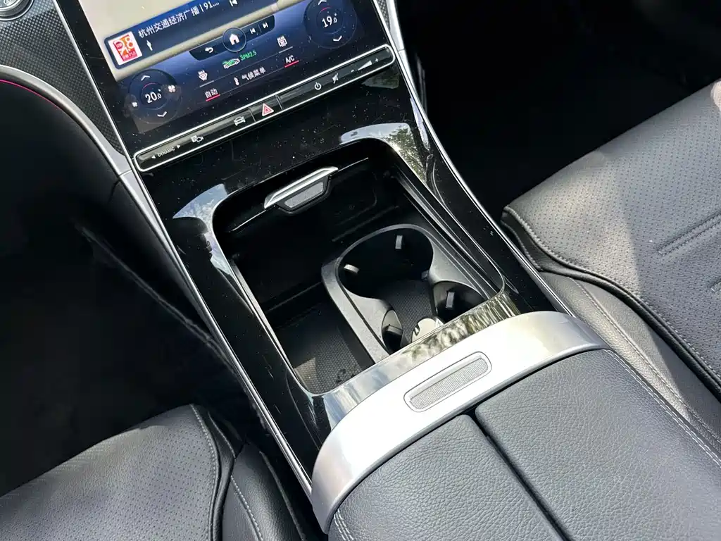 Mercedes-Benz C-Class — миниатюра 17