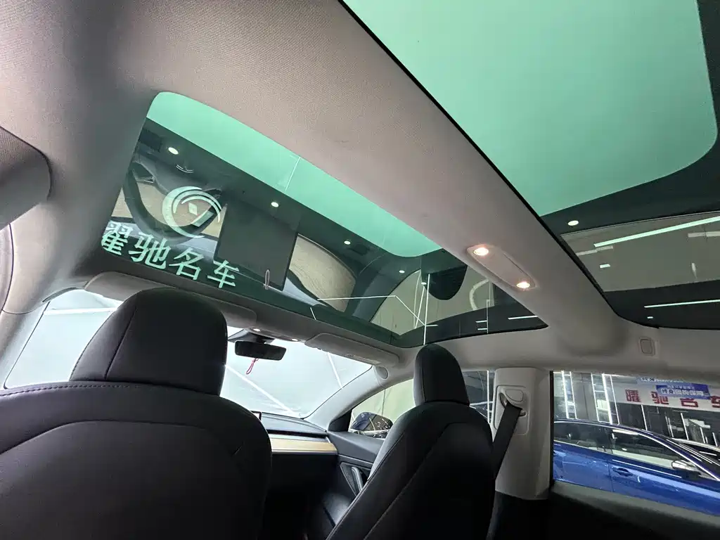 Tesla Model 3 — миниатюра 13
