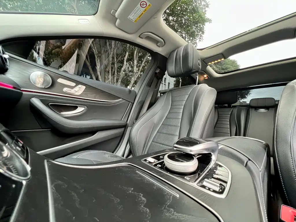 Mercedes-Benz E-Class — миниатюра 9