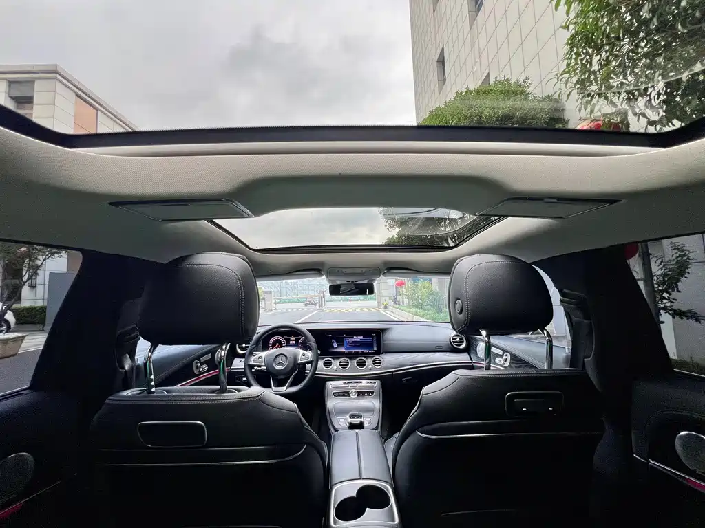 Mercedes-Benz E-Class — миниатюра 17