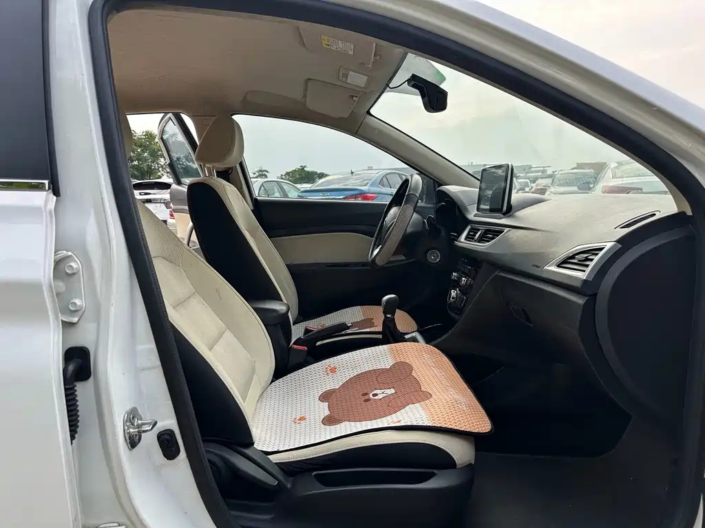 Changan V7 — миниатюра 8