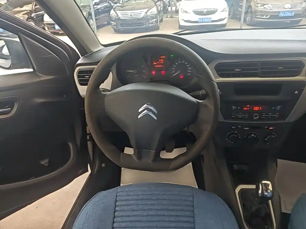 Citroen Elysee — миниатюра 11