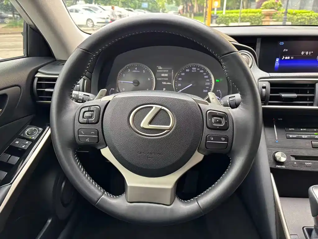 Lexus IS — миниатюра 10