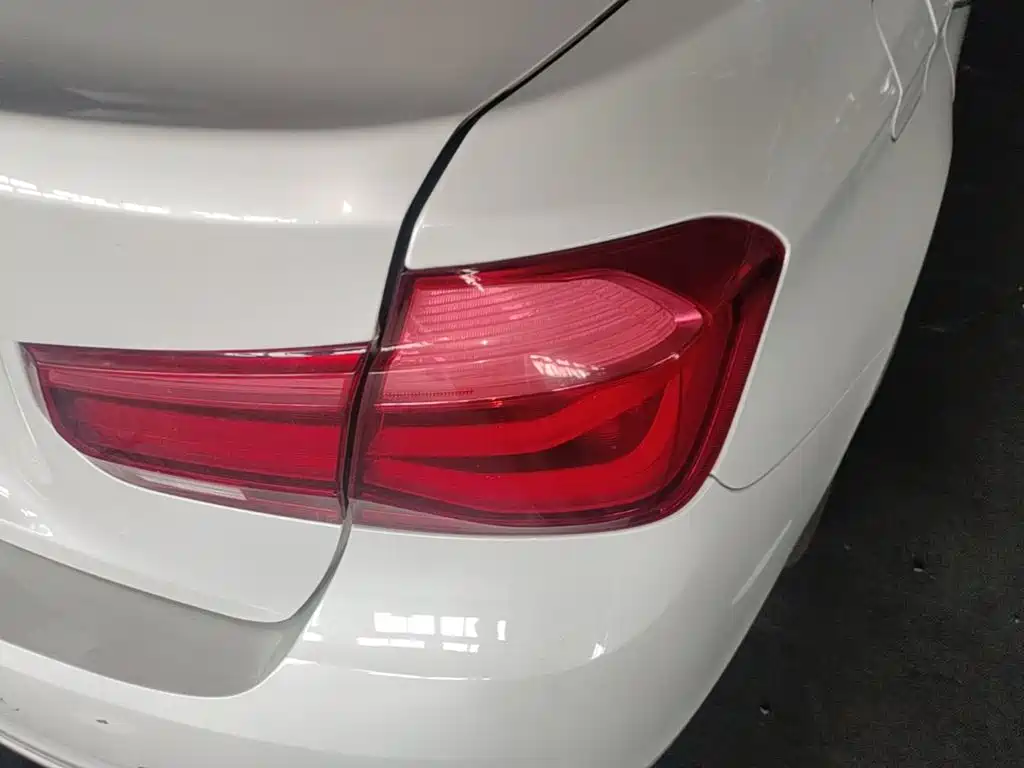 BMW 3 Series — миниатюра 8