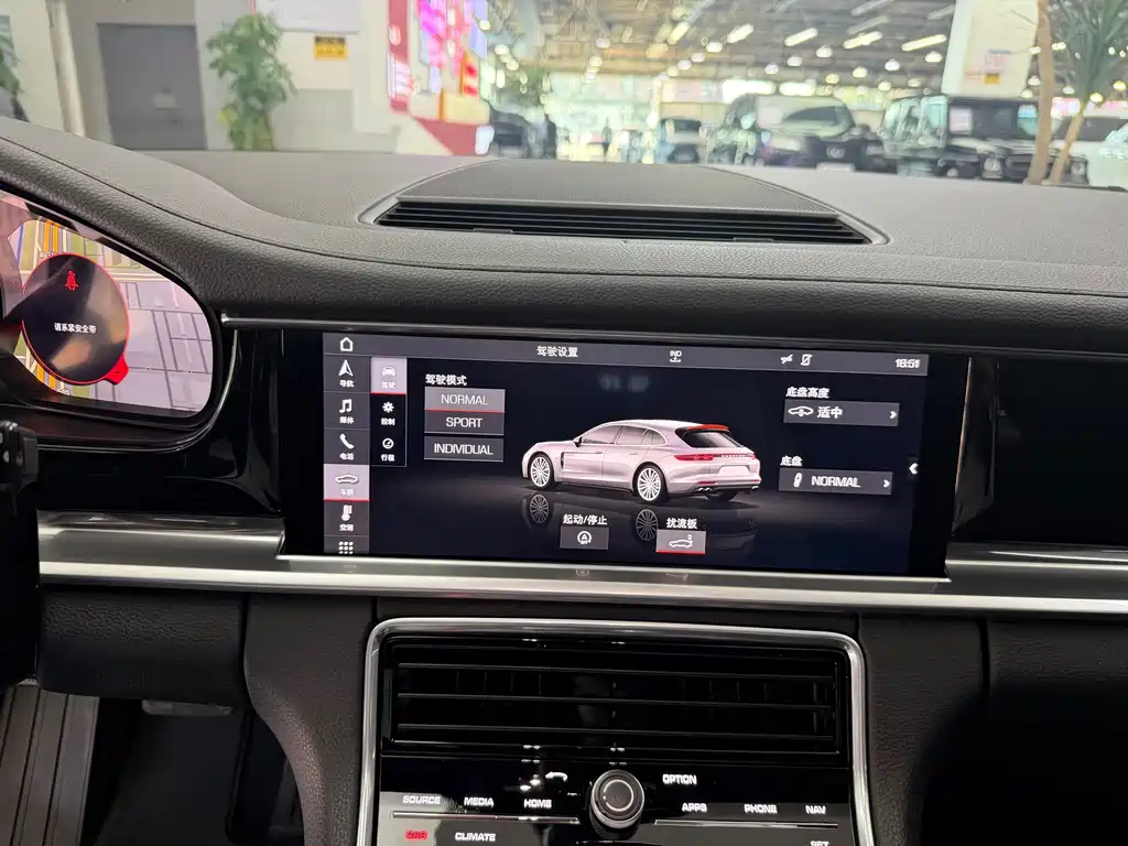Porsche Panamera — миниатюра 10