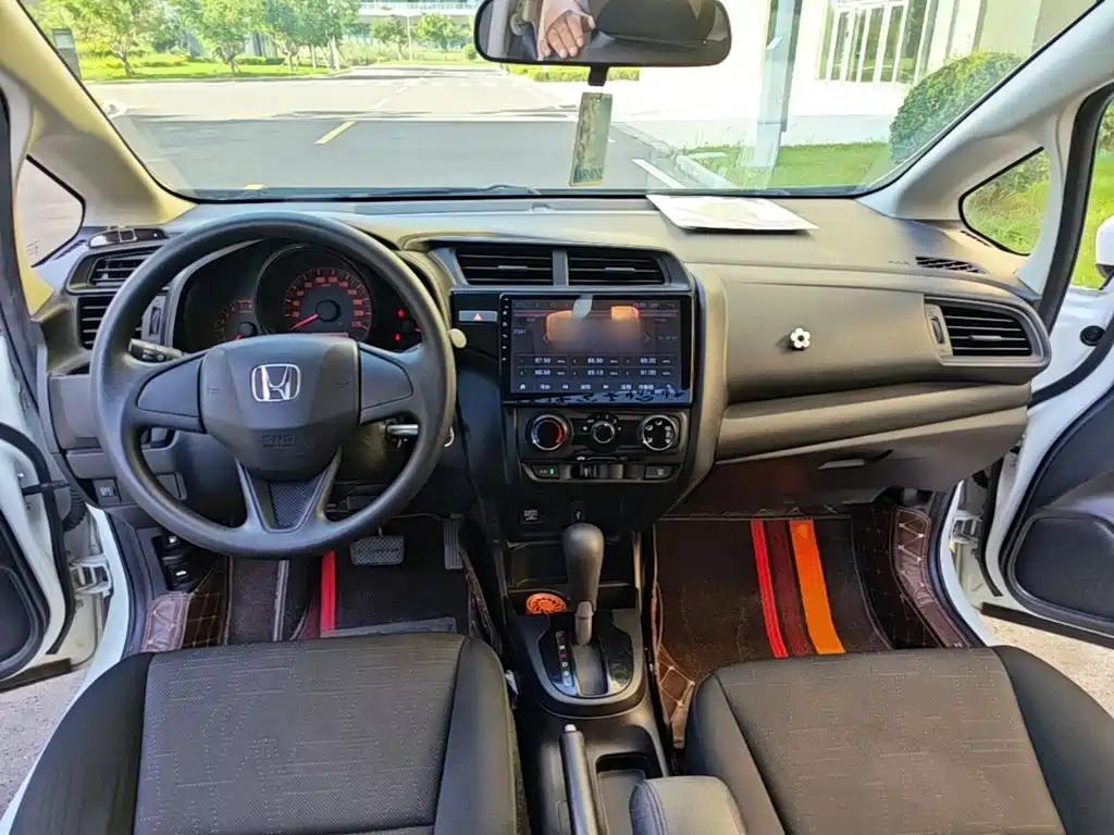 Honda Fit — миниатюра 10