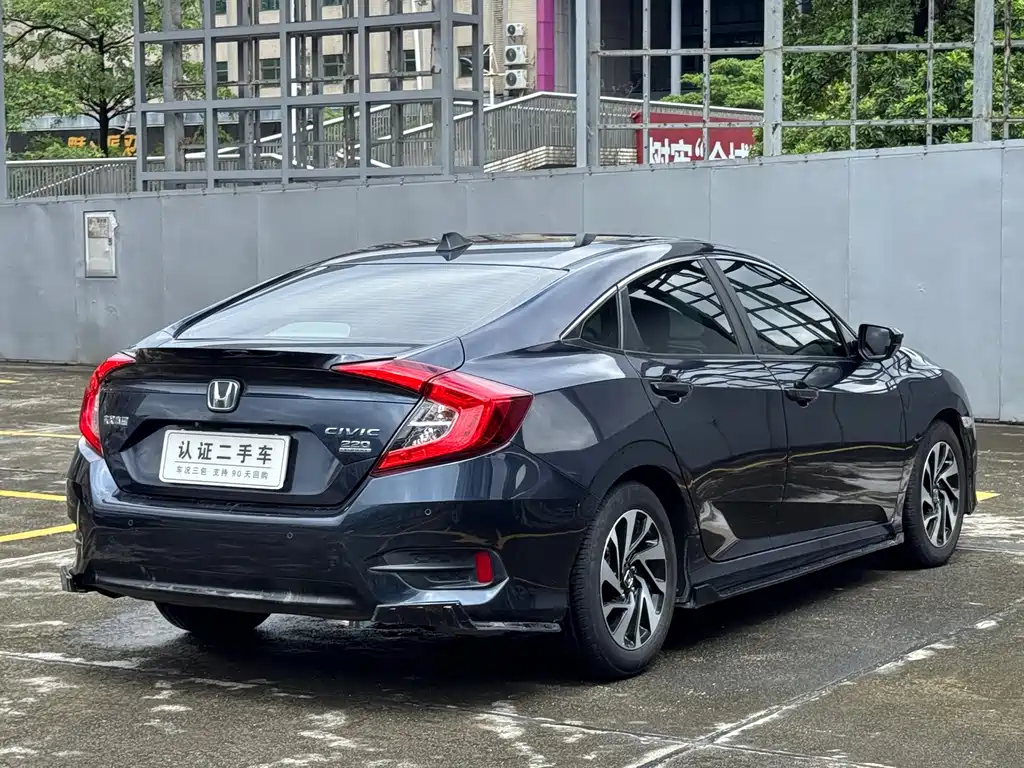 Honda Civic — миниатюра 9