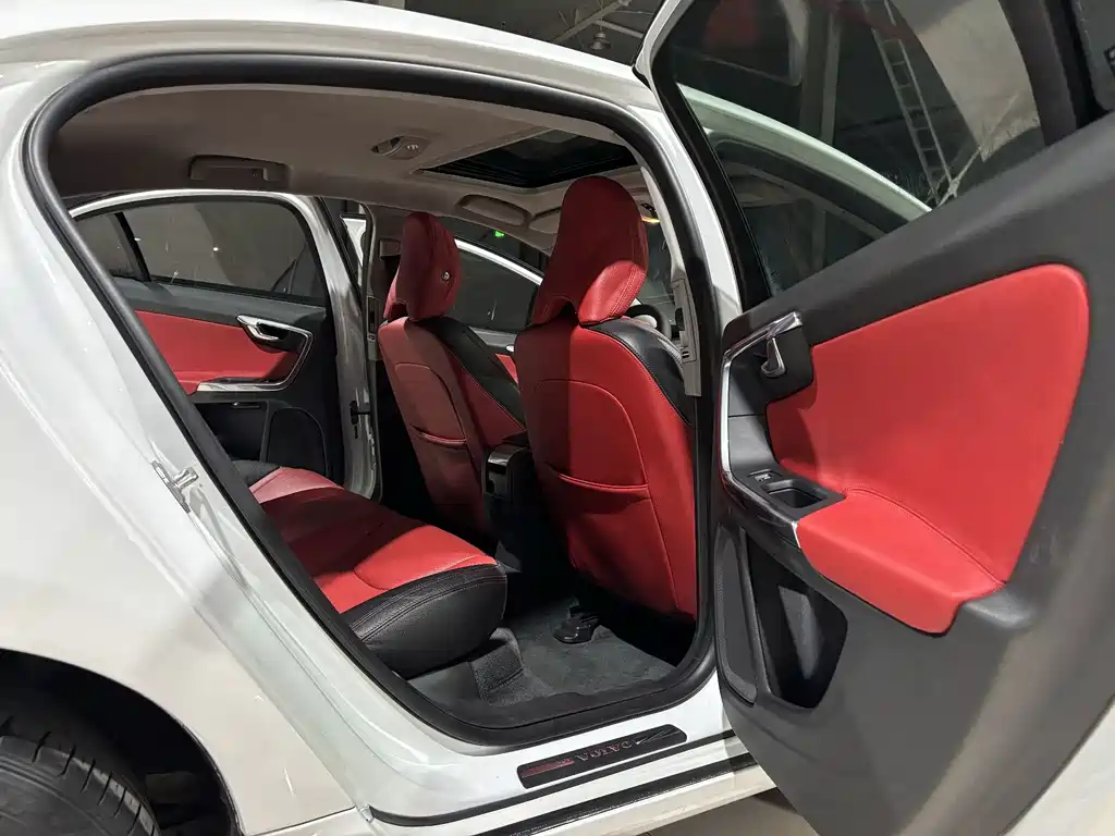 Volvo S60 — миниатюра 10