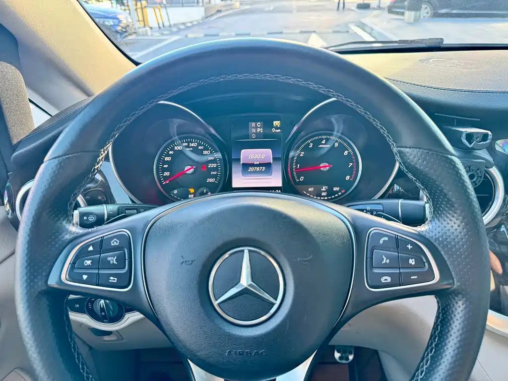 Mercedes-Benz V-Class — миниатюра 8