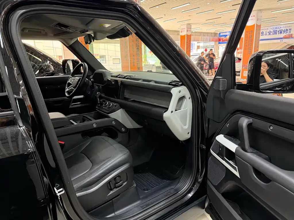 Land Rover Defender — миниатюра 7