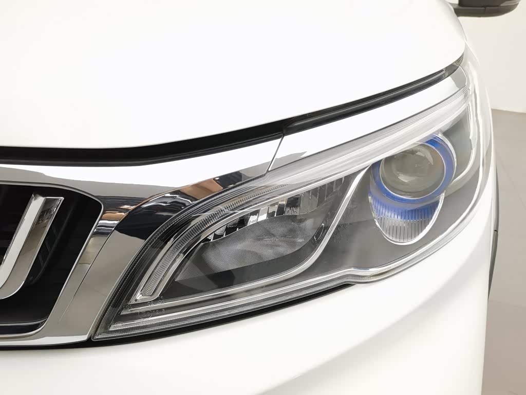 Geely Vision X3 1.5 л 2021 г. Белый, пробег 21500 км