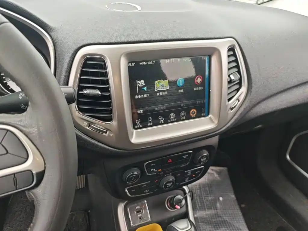 Jeep Compass — миниатюра 13