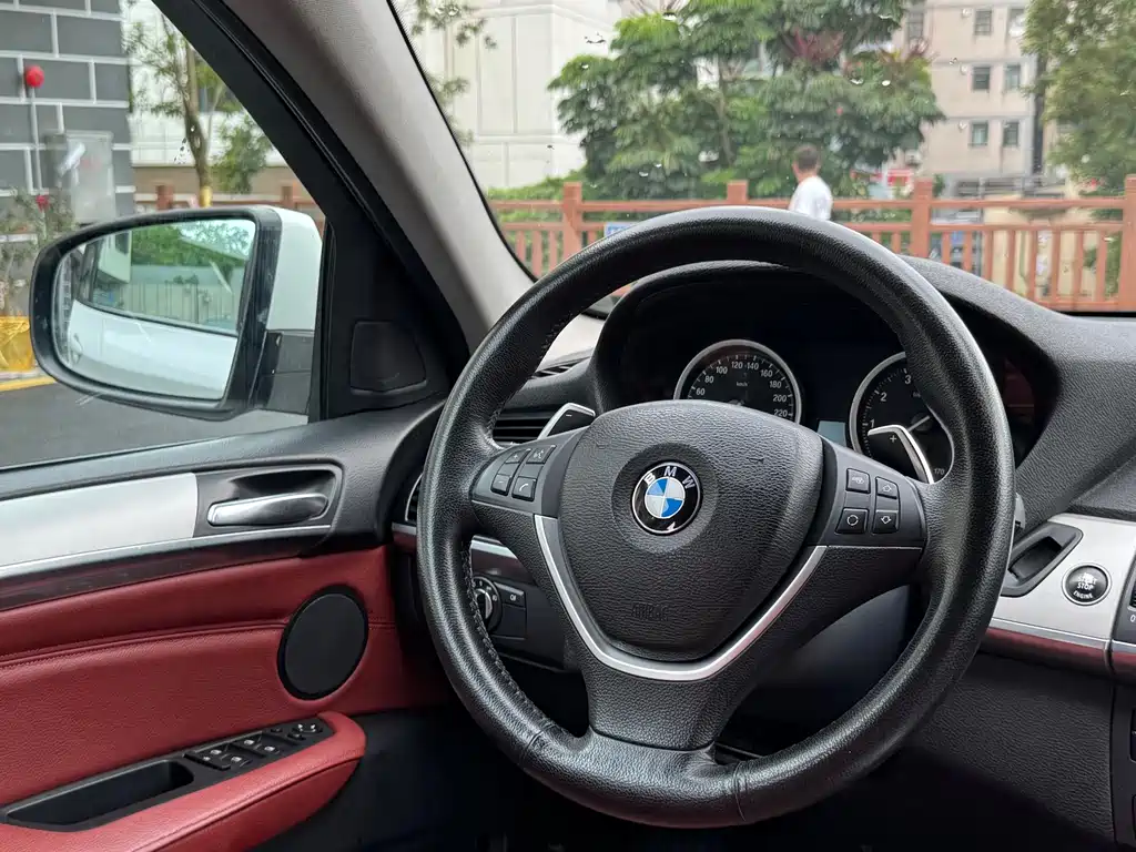 BMW X6 — миниатюра 23