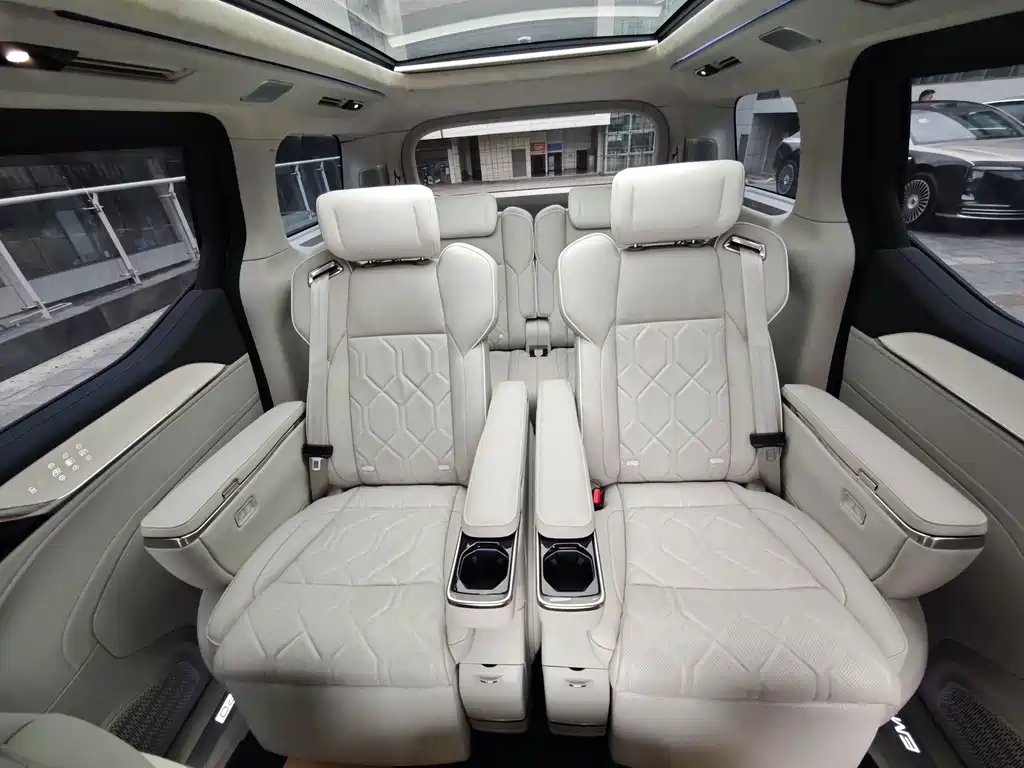 Volvo EM90 — миниатюра 30