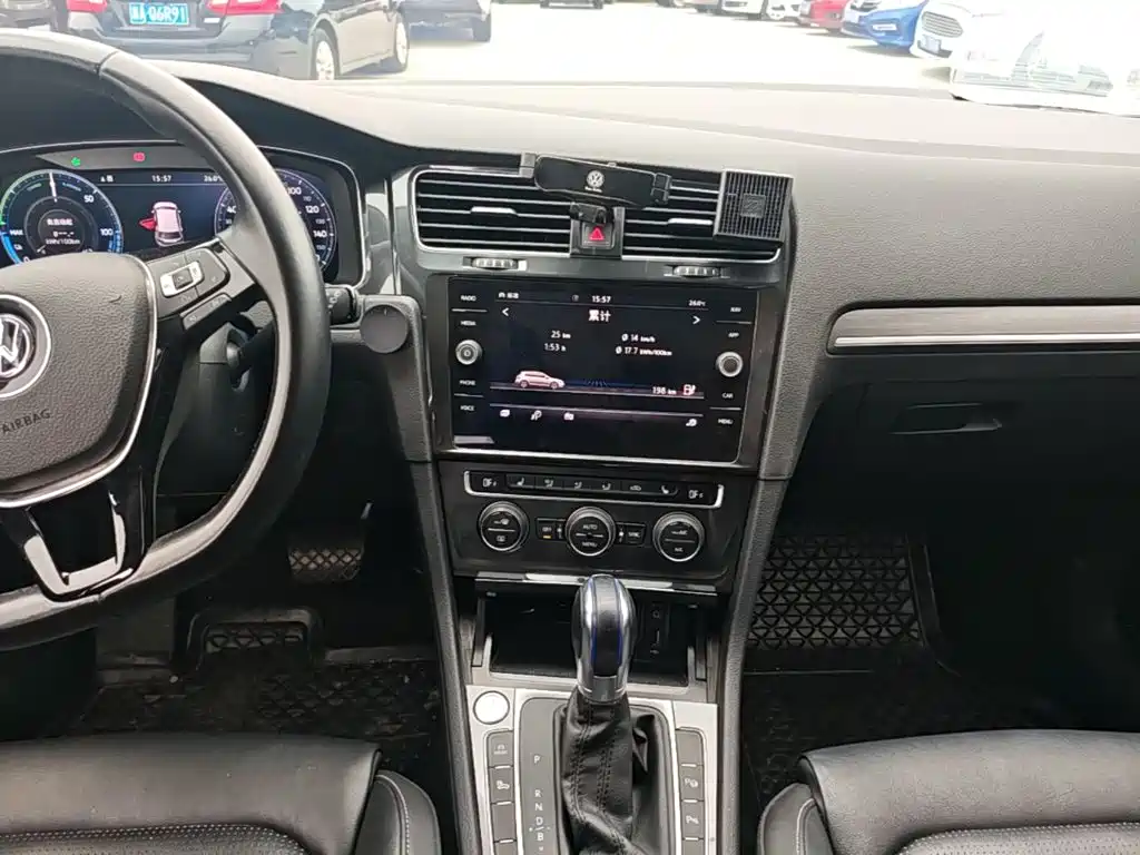 Volkswagen Golf New Energy (Import) — миниатюра 13