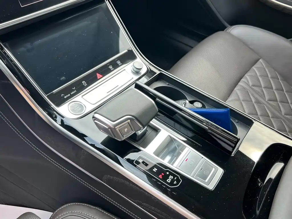 Audi A8 2024 A8L 50 TFSI quattro