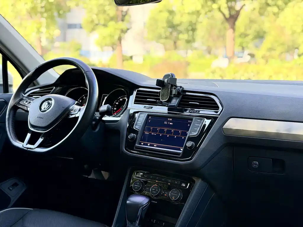Volkswagen Tiguan L — миниатюра 7