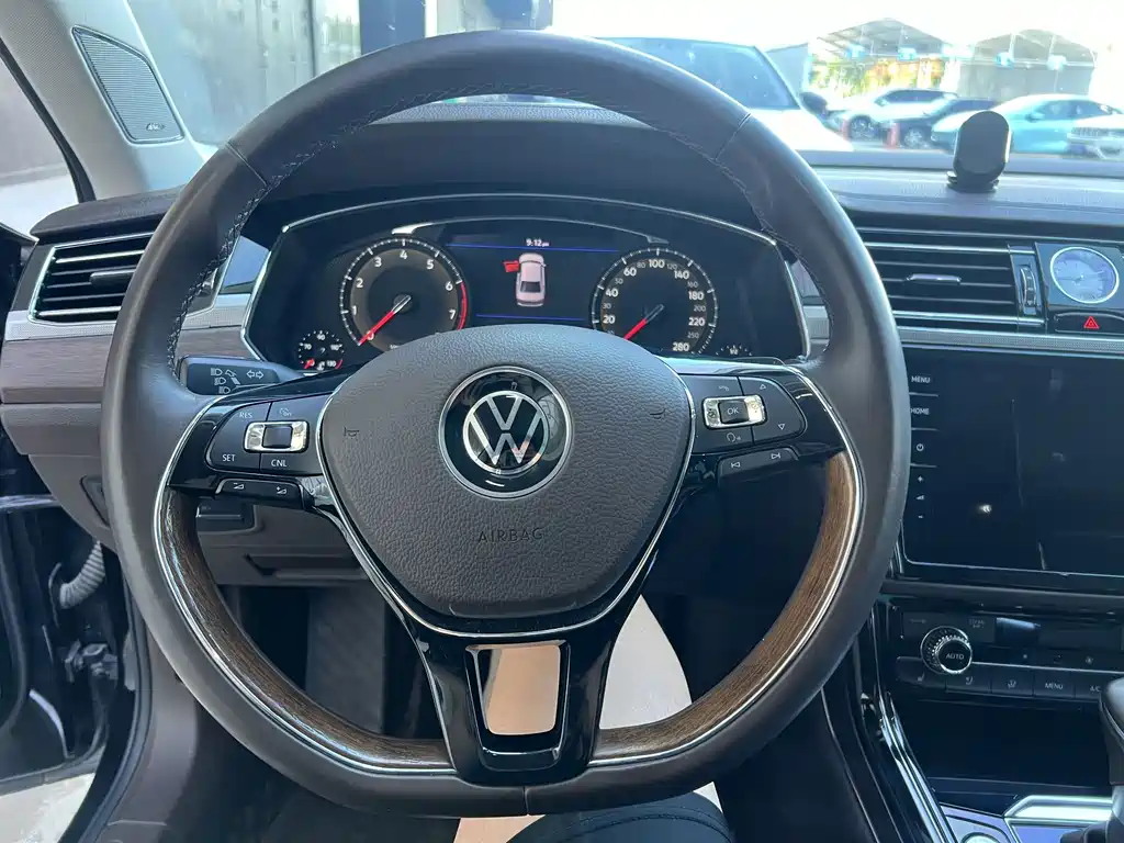 Volkswagen Phideon — миниатюра 5