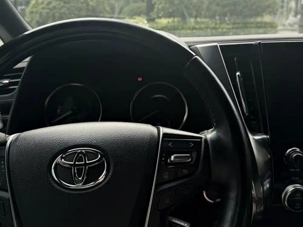 Toyota Vellfire — миниатюра 5