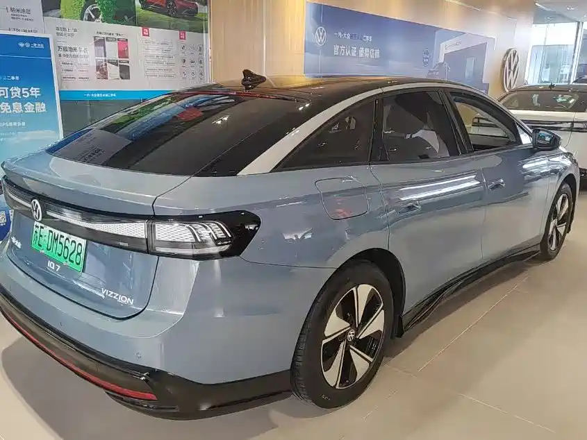 VOLKSWAGEN ID.7 VIZZION