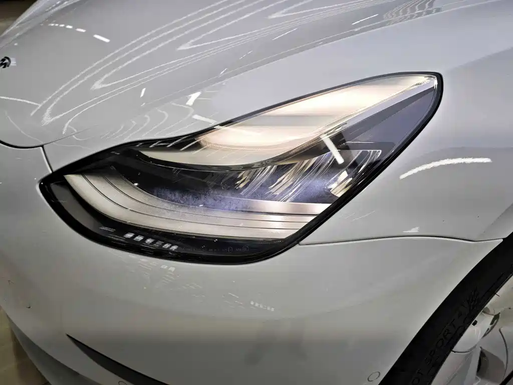 Tesla Model 3 — миниатюра 8