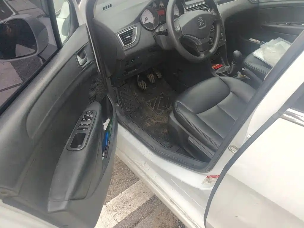 Peugeot 308 — миниатюра 17