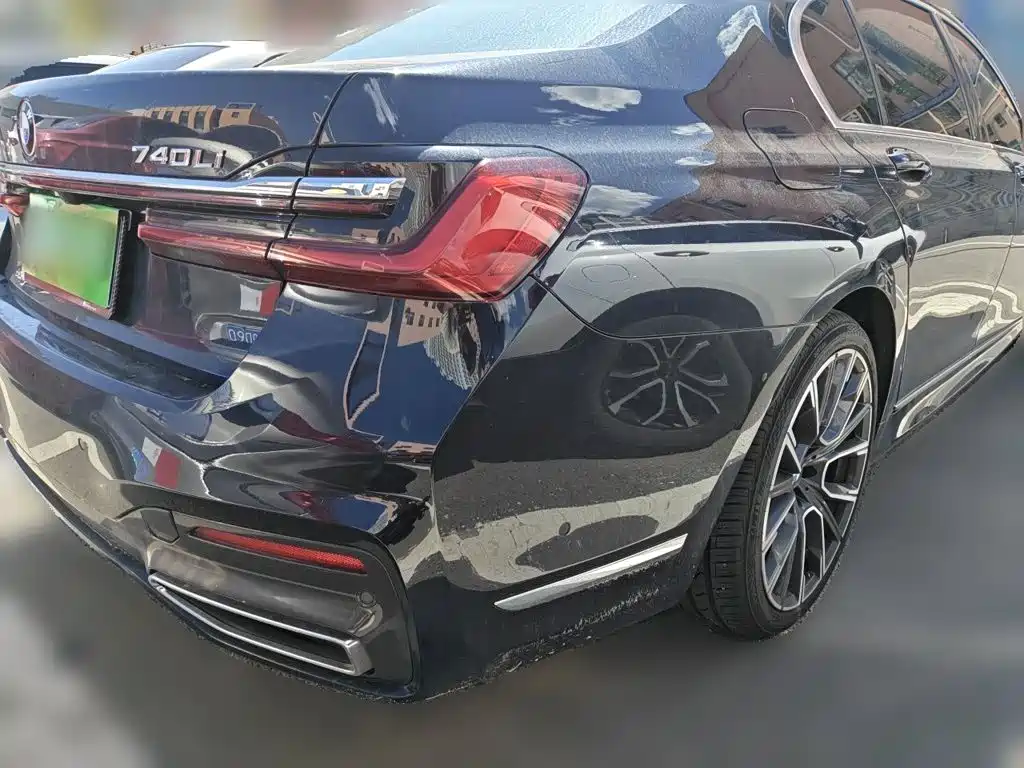 BMW 7 Series — миниатюра 6