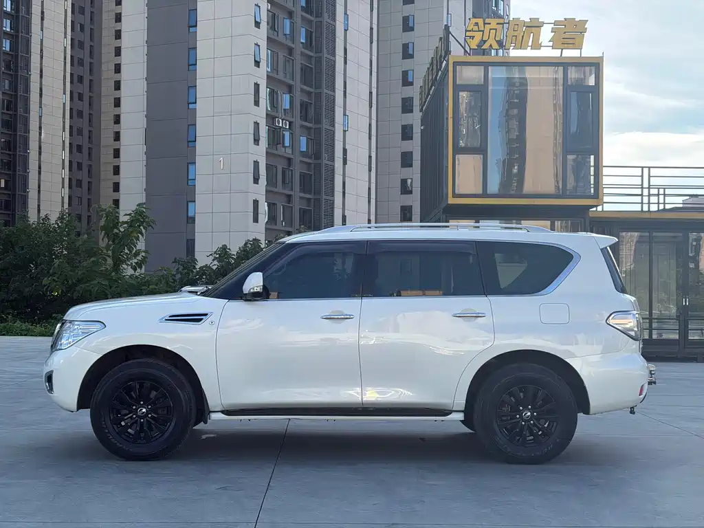 Nissan Patrol — миниатюра 4