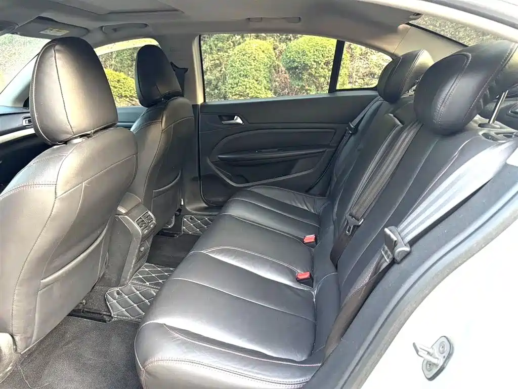 Peugeot 408 2014 1.8L AT Luxury