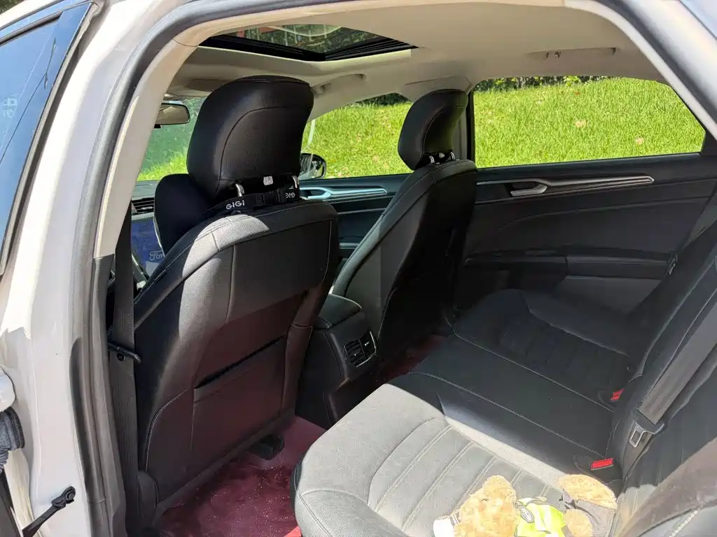 Ford Mondeo — миниатюра 11