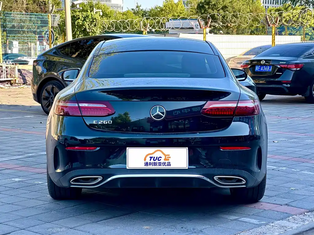 Mercedes-Benz E-Class (Import) — миниатюра 4