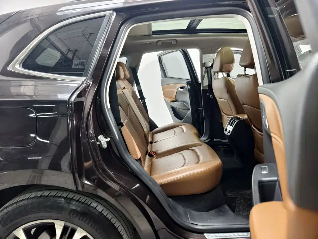 Borgward BX7 — миниатюра 16
