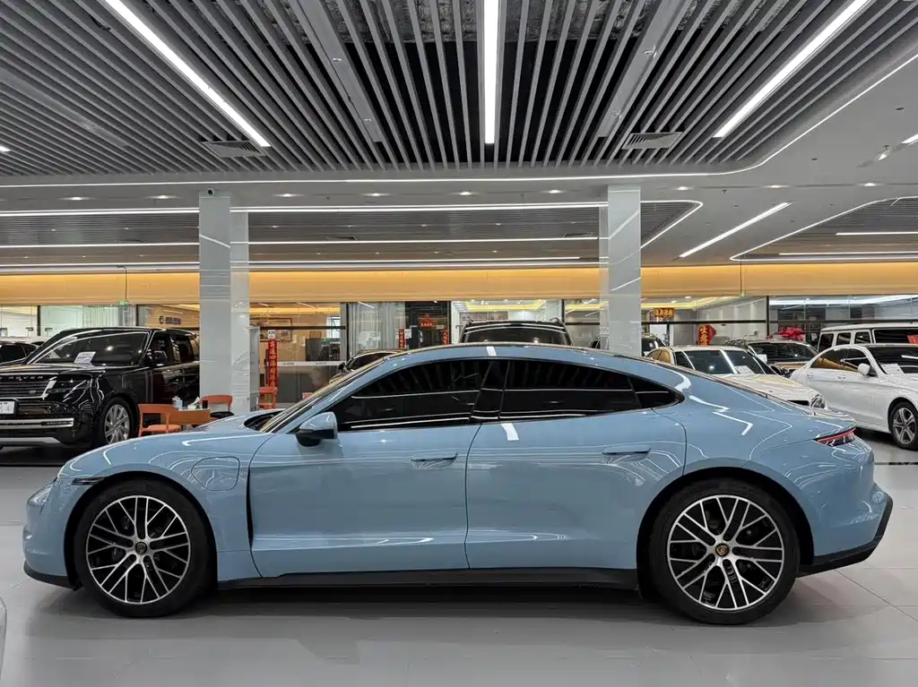 Porsche Taycan — миниатюра 7