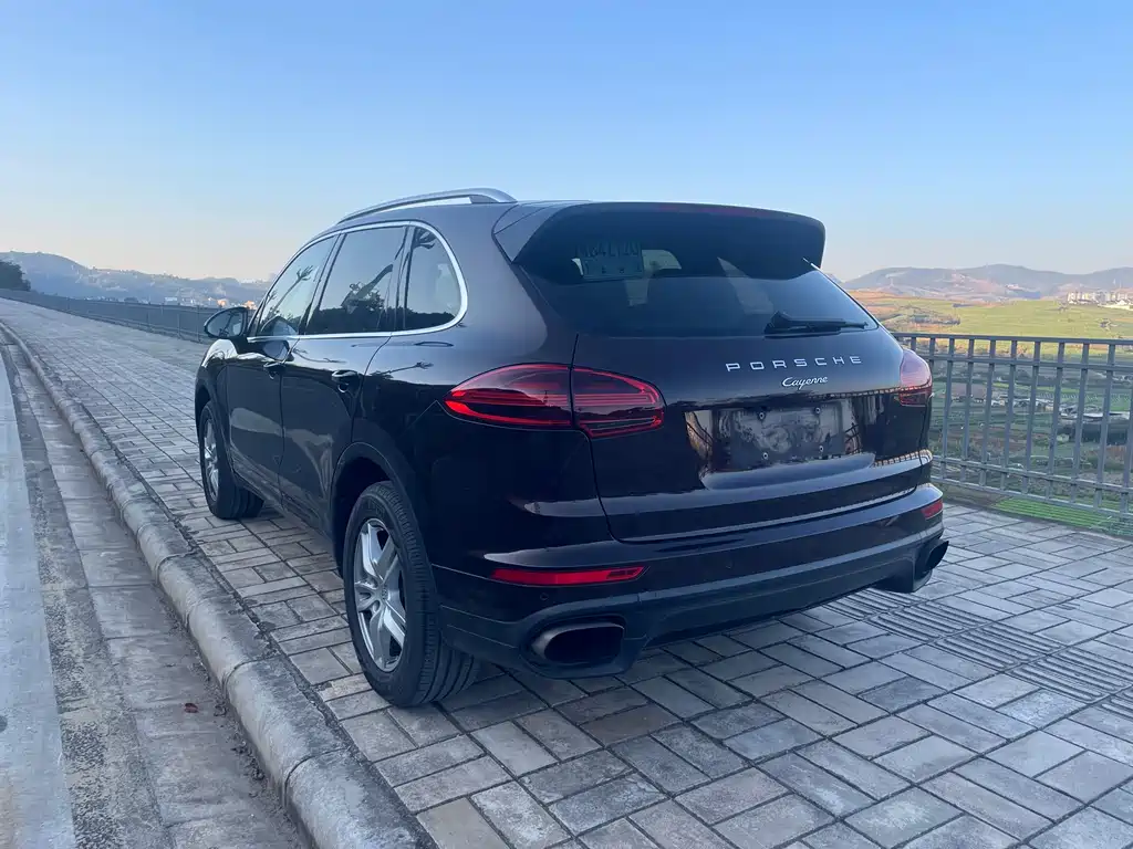PORSCHE CAYENNE
