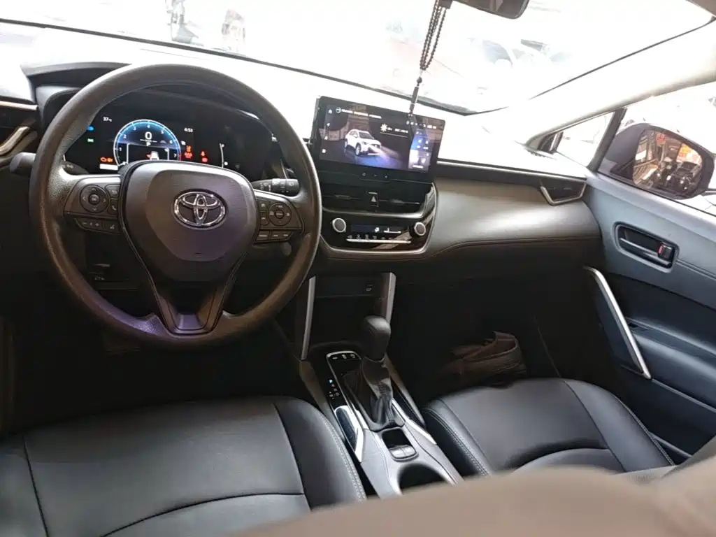 Toyota Corolla Cross — миниатюра 10