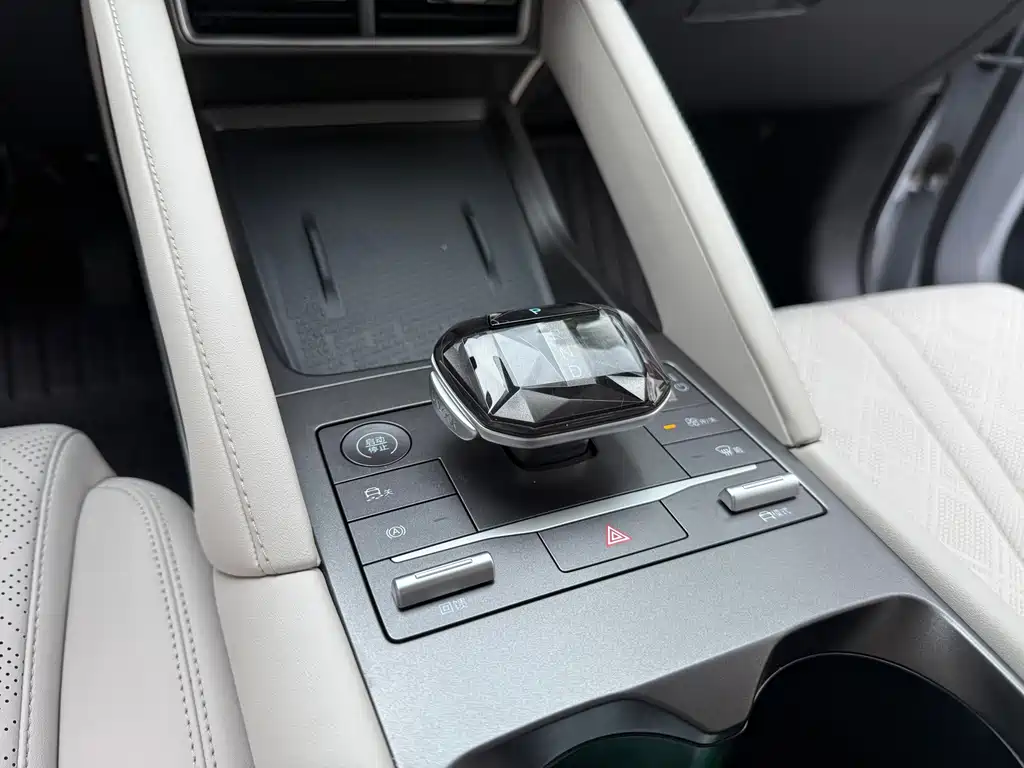 BYD Yuan UP — миниатюра 13