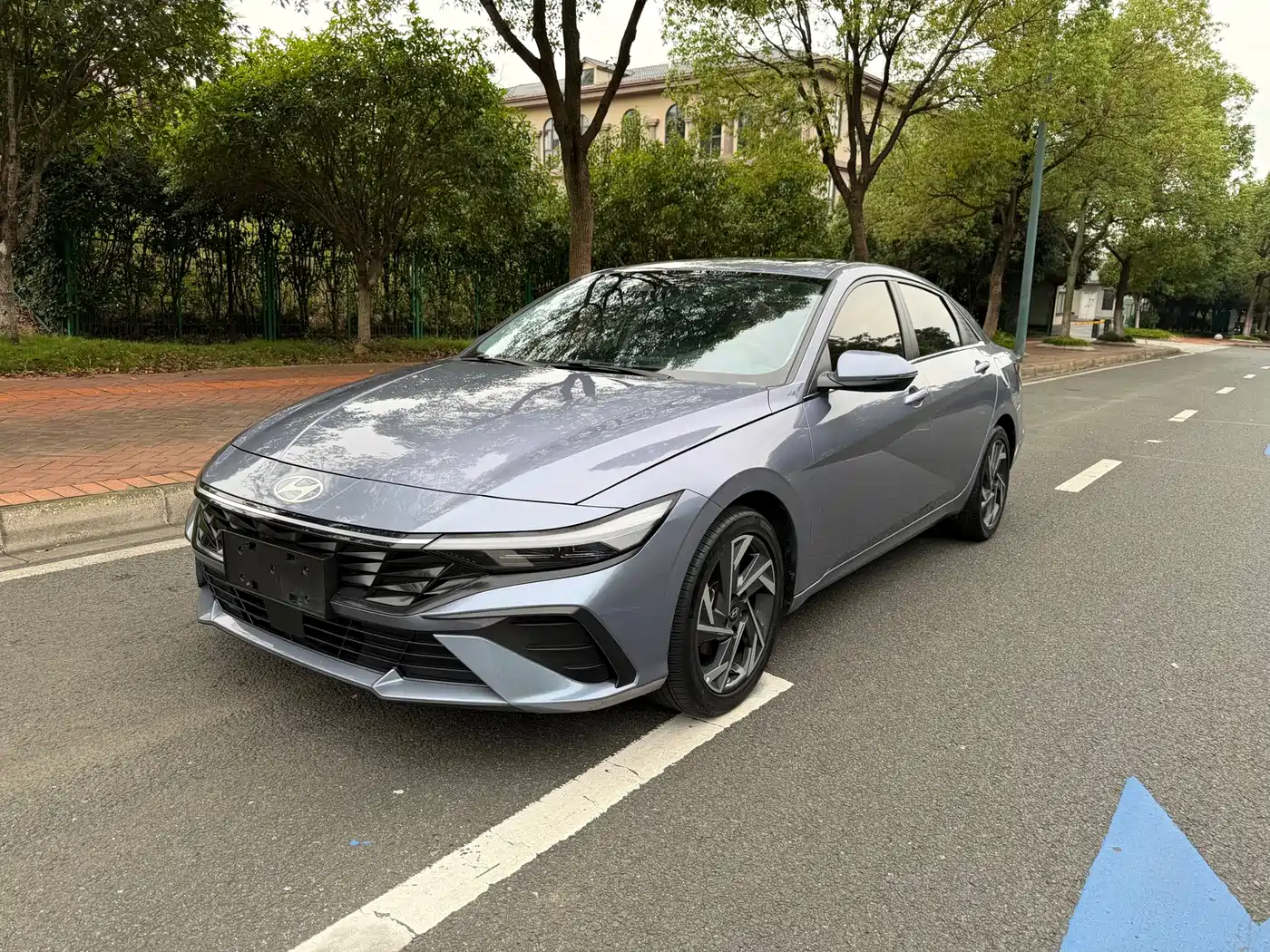 伊兰特 2023款 1.5L CVT LUX尊贵版 2024