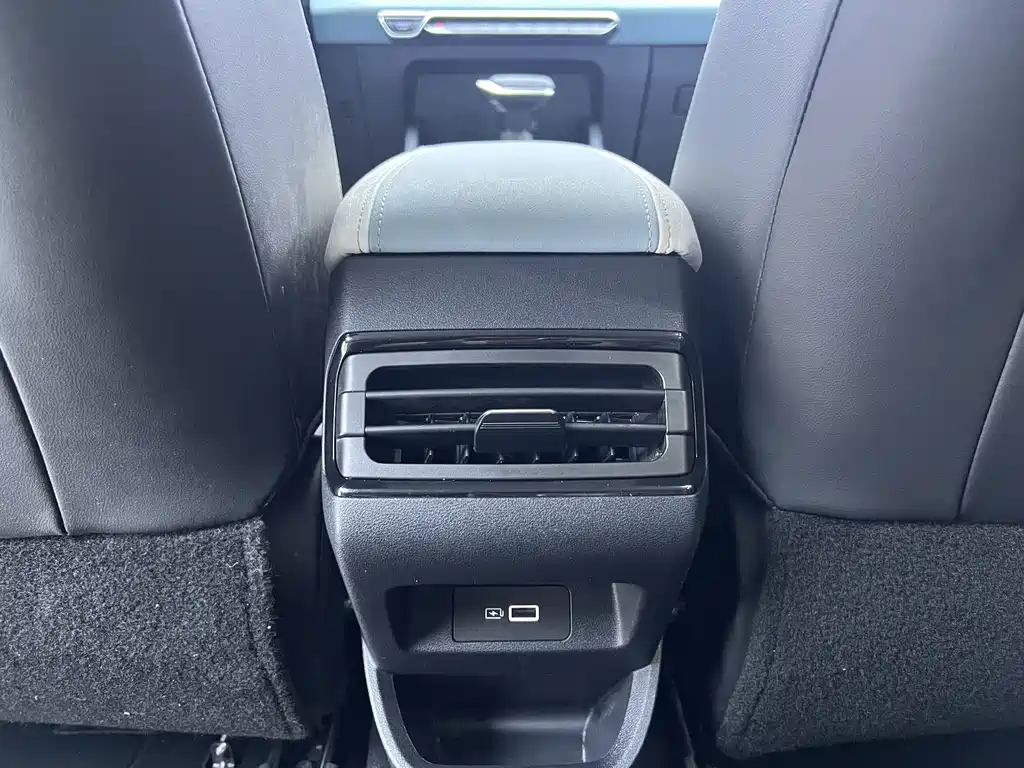 Geely Emgrand S — миниатюра 14