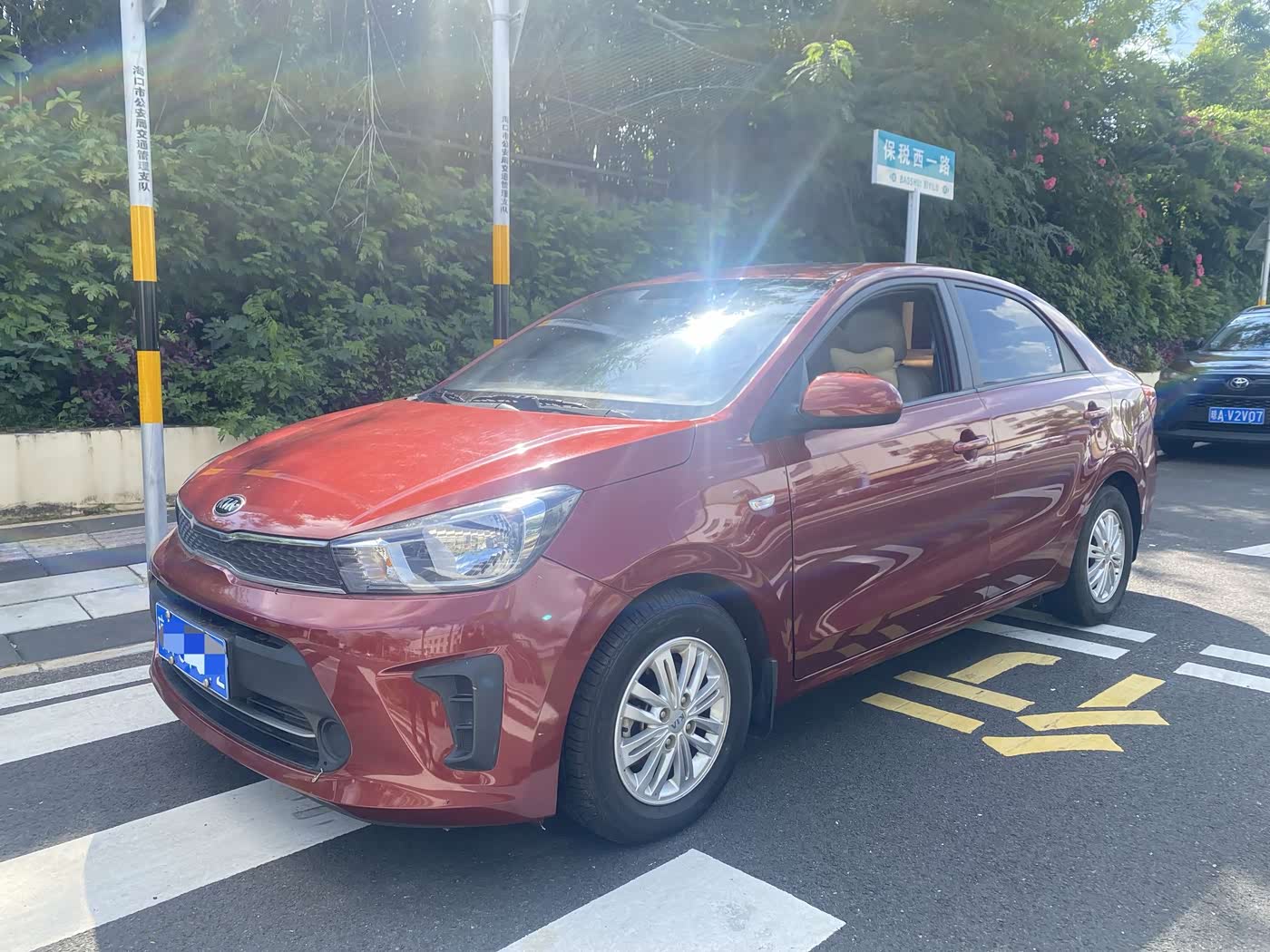 Kia Pegas 1.4 л 2021 г. красный/фиолетовый, пробег 20000 км