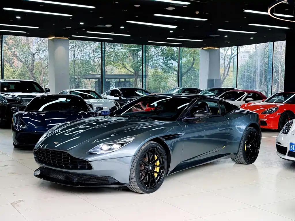 Aston Martin DB11 2019