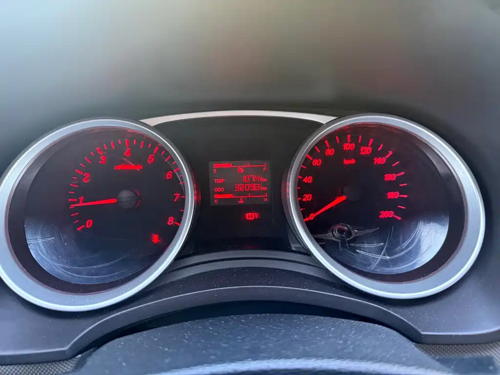 Wuling Hongguang — миниатюра 13