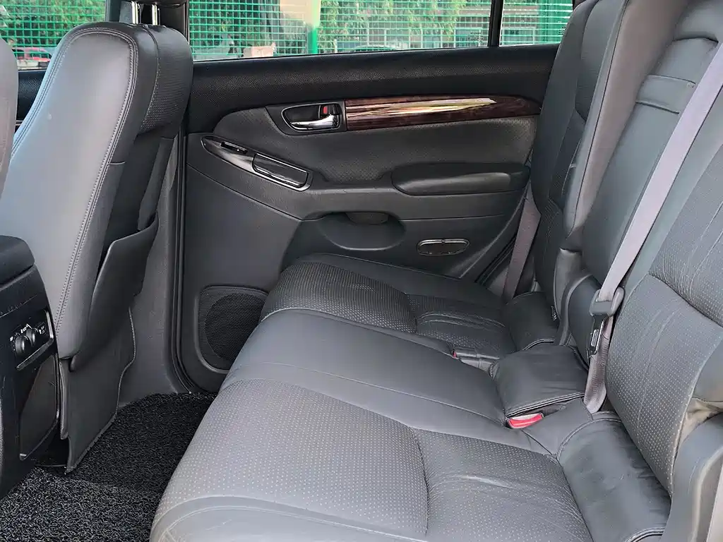 Toyota Land Cruiser Prado 2005 4.0L AT GX Luxury