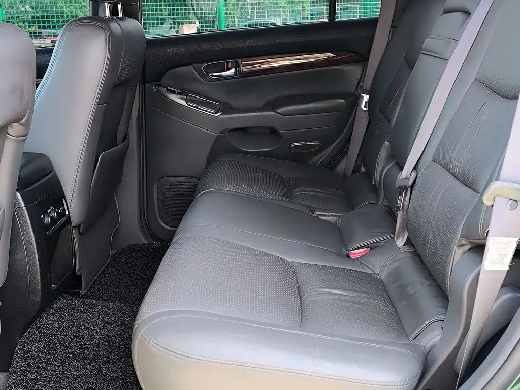 Toyota Land Cruiser Prado 2005 4.0L AT GX Luxury