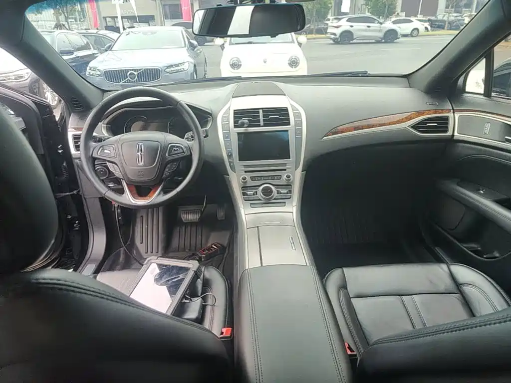 Lincoln MKZ — миниатюра 10