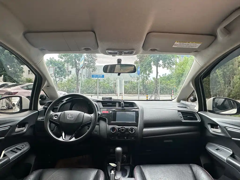 Honda Fit — миниатюра 5