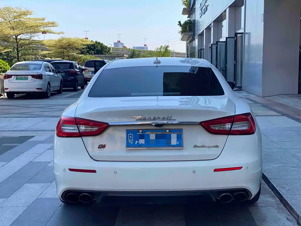 Maserati Quattroporte — миниатюра 11