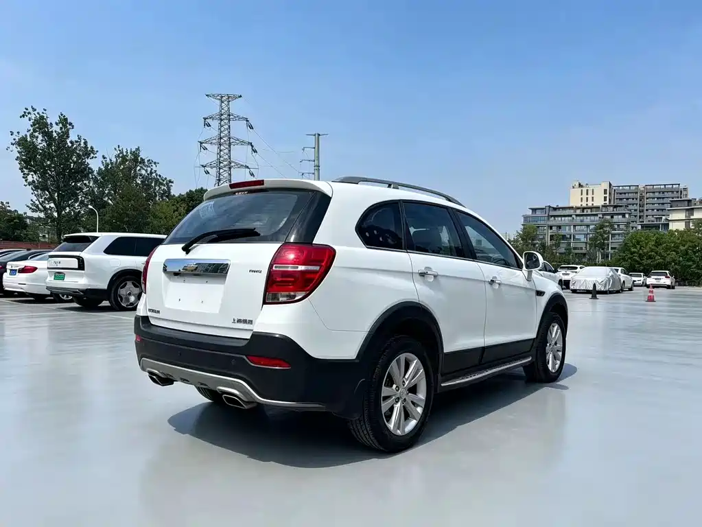 Chevrolet Captiva 2015 2.4L Flagship 7 мест
