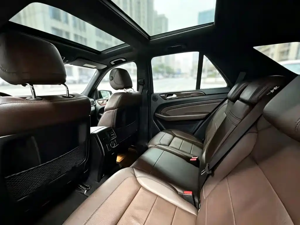 Mercedes-Benz M-Class — миниатюра 5