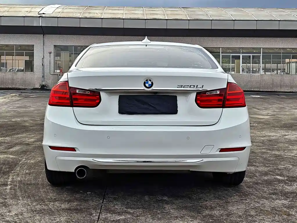 BMW 3 Series — миниатюра 13