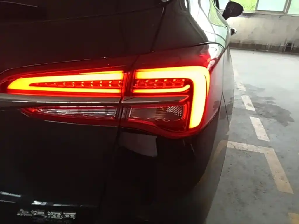 Buick Envision Plus — миниатюра 8